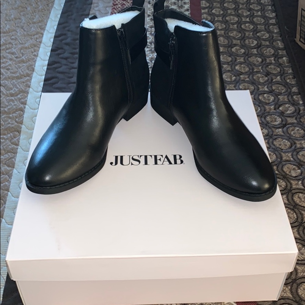 BRAND NEW WOMEN’S BOOTIES